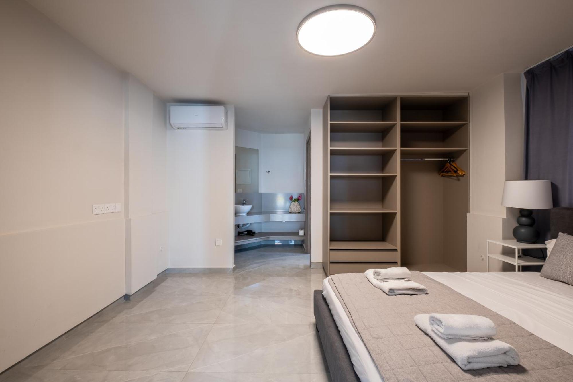 Georgiana Suites Larnaca Room photo